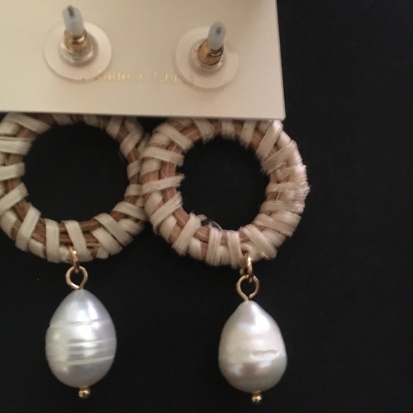 C C California straw and pearl drop pear earrings - Picture 4 of 12